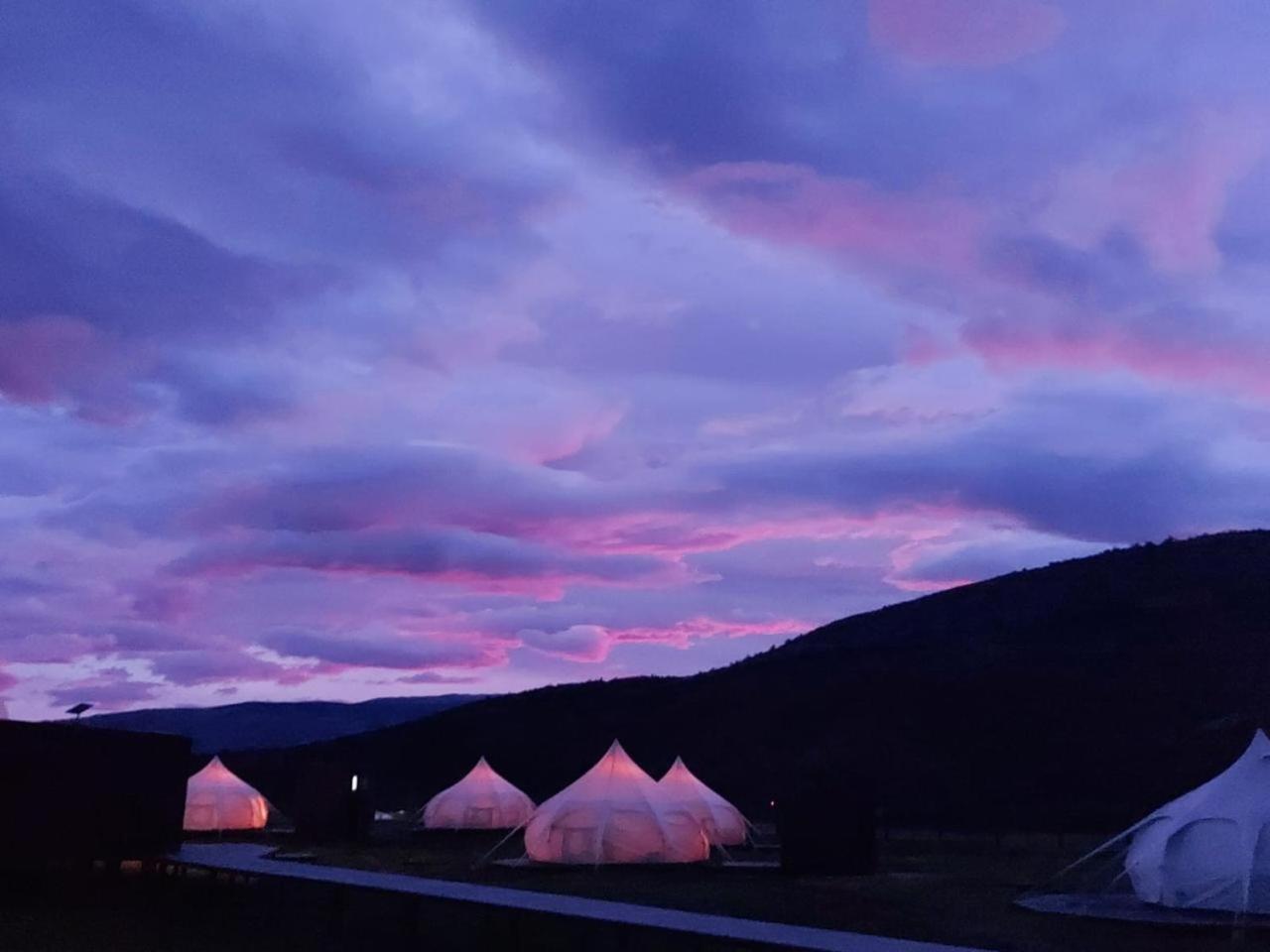 Chilenativo Riverside Camp Torres del Paine National Park Exterior photo